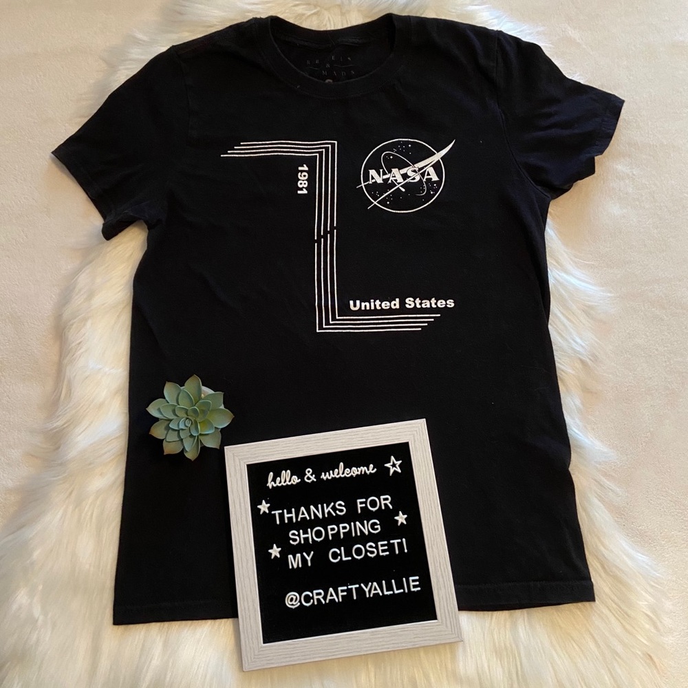 Target 🎯 “NASA” T-Shirt | Boy’s Small 🚀